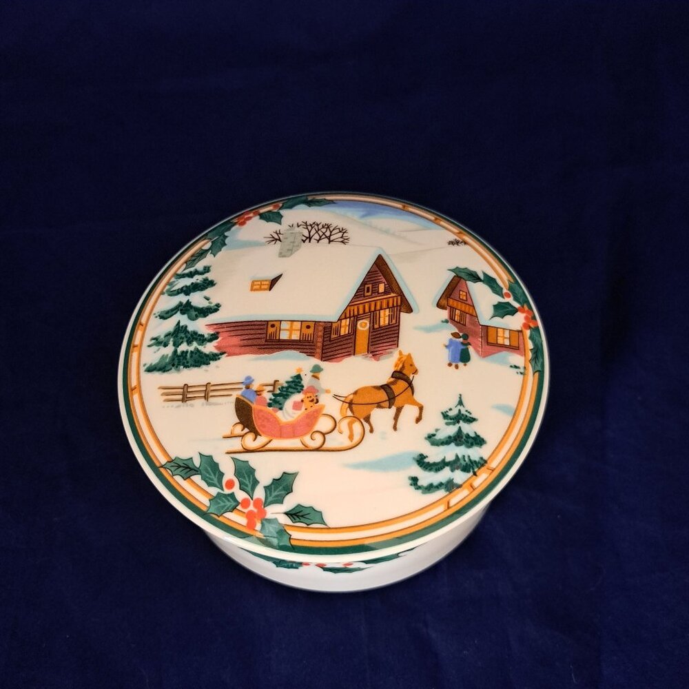 Mikasa Christmas Magic Porcelain Trinket Box With Seasonal Lid Art